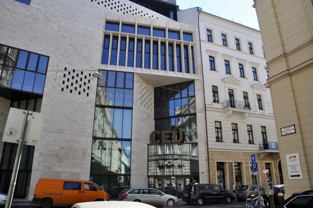 A Soros-egyetem burmázik egy nagyot