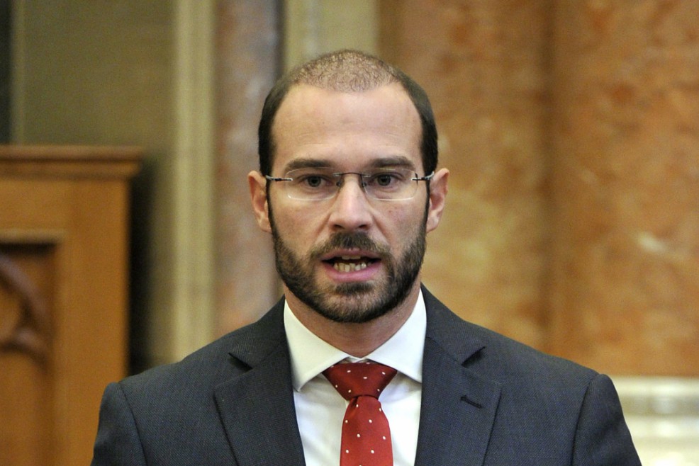 A nyugdíjasokat is kártalaníthatják a Czeglédy-ügyben