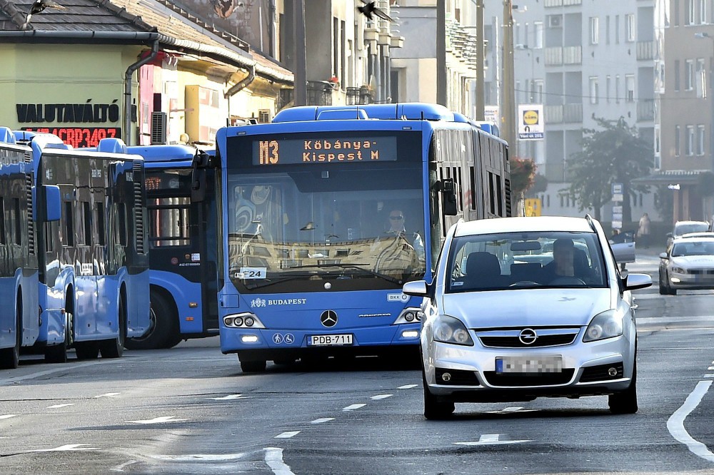A buszokat nem irodisták vezetik