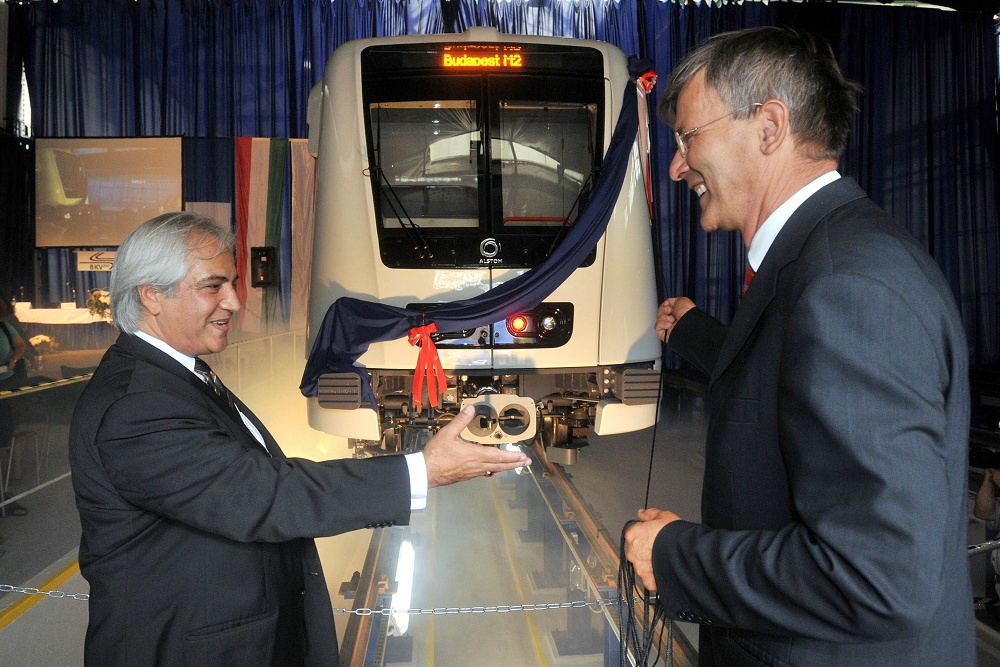 A metrókorrupciós munkacsoport elküldi beszámolóját az EP-nek