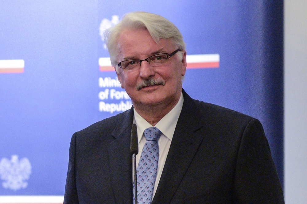 Lengyelország bekeményít