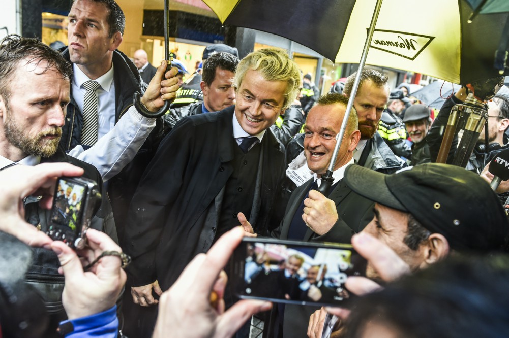 “A nyugati demokrácia hamis demokrácia”