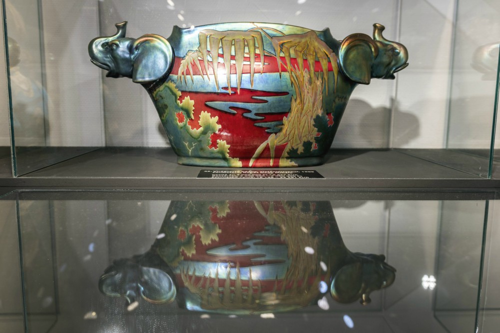 Minden műkincs elkelt a világ első Zsolnay-aukcióján