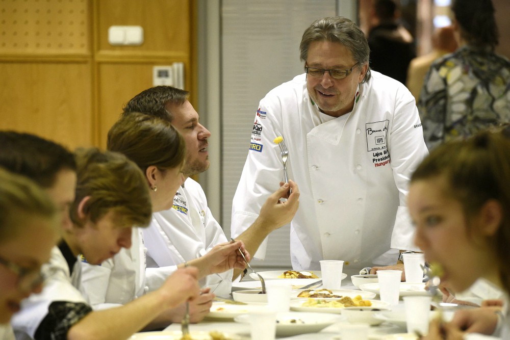Diákok főzhettek együtt a séfekkel