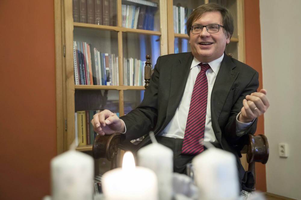 Karácsony egyszerre szól a fényről és a sötétről