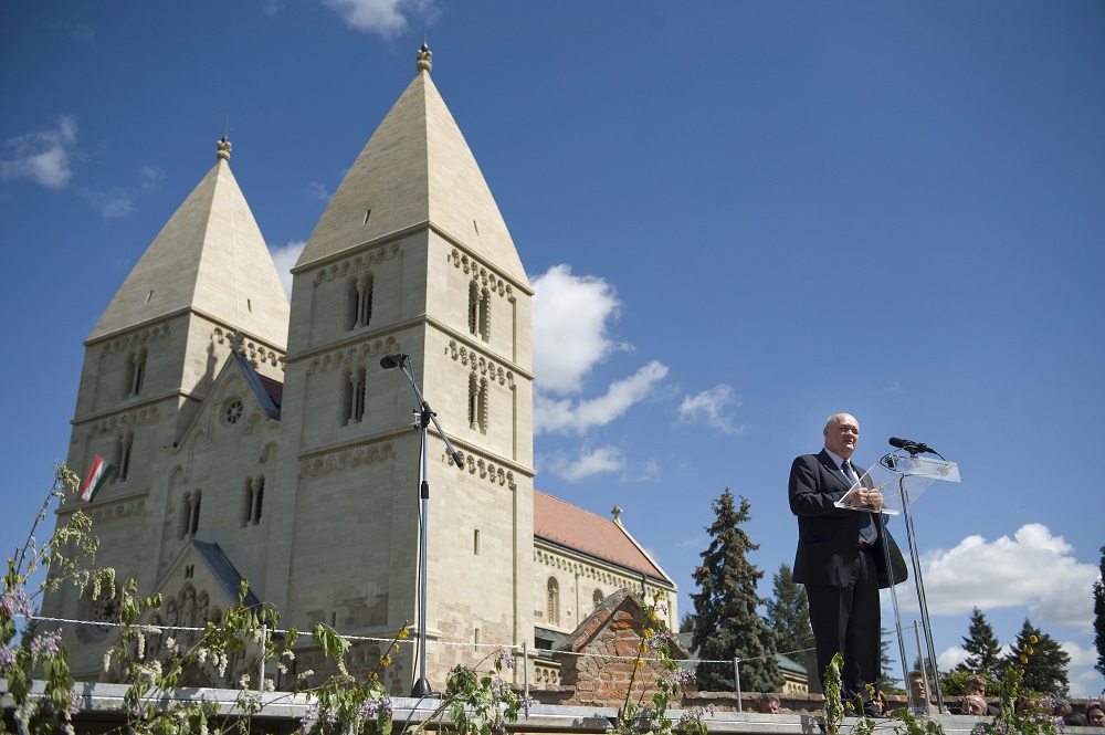 Megújul a jáki templom