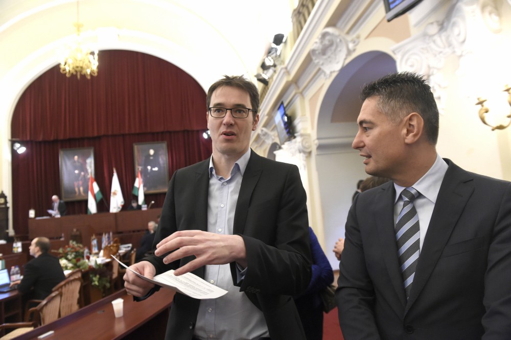 Karácsony árnyékkormányt állítana fel