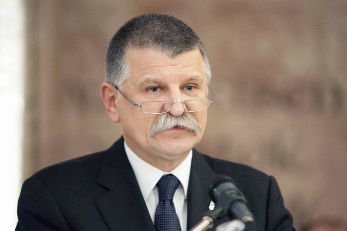 Az új hatalmasok megsemmisítenék az emberek identitását