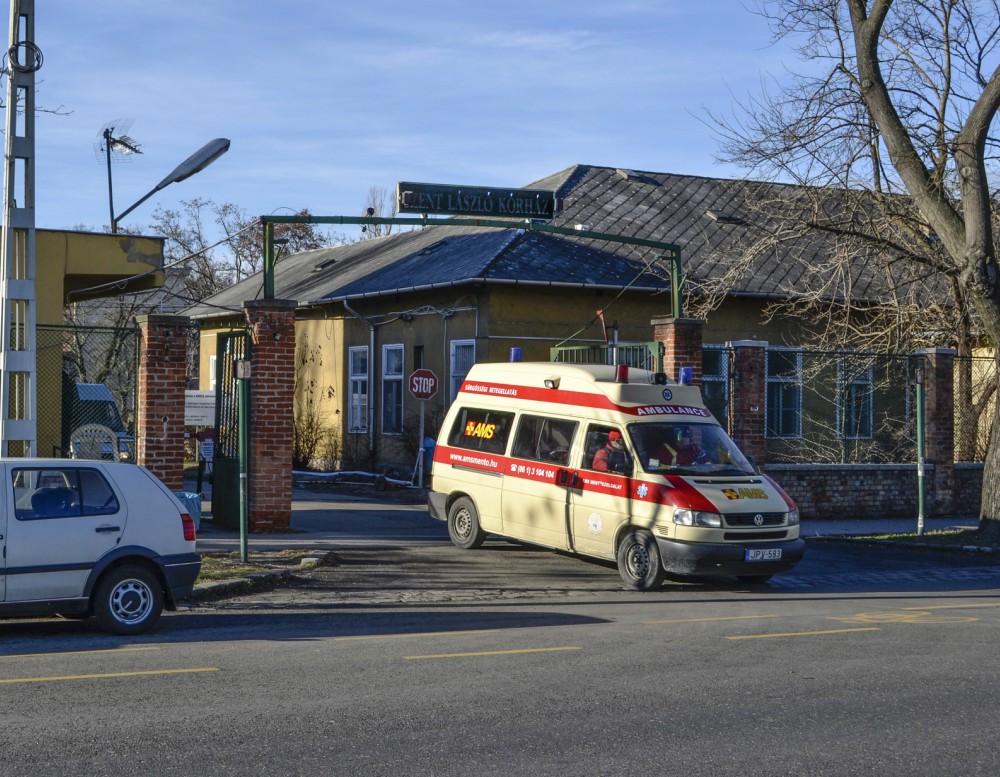 Egymilliárd forintot kapnak a betegszállító szervezetek