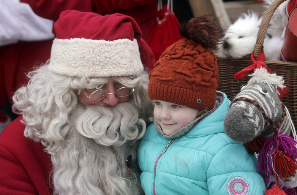 Az éj leple alatt érkezett meg a Mikulás