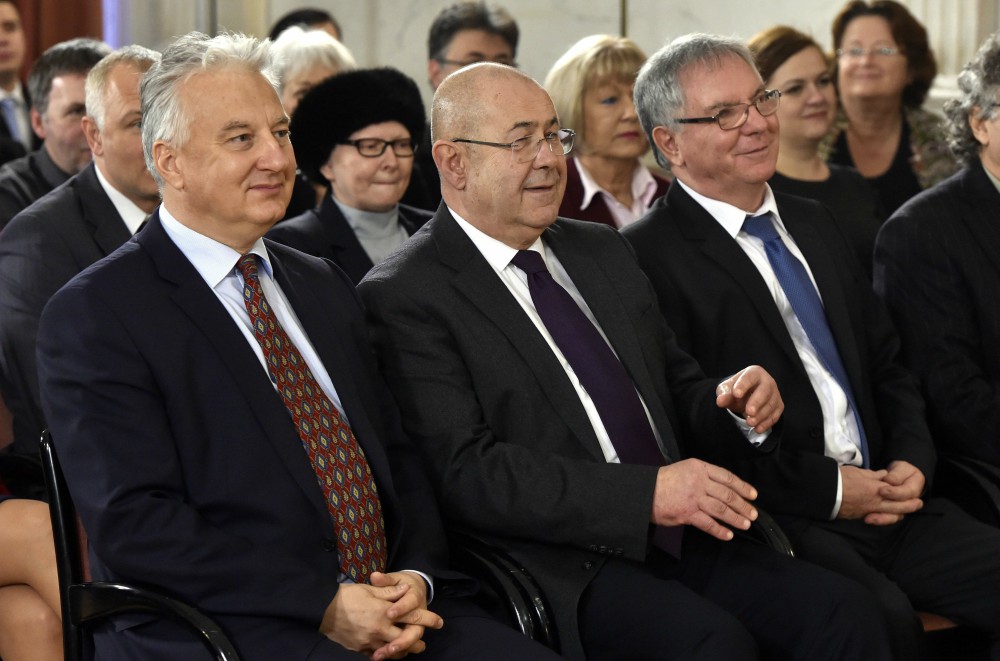 Pásztor István kapta a Duna-díjat