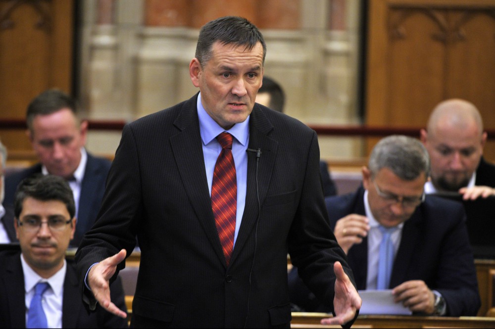 Nekimentek a jelentéstervezetnek