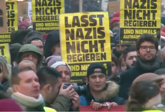 Az osztrák kormány ellen tüntettek