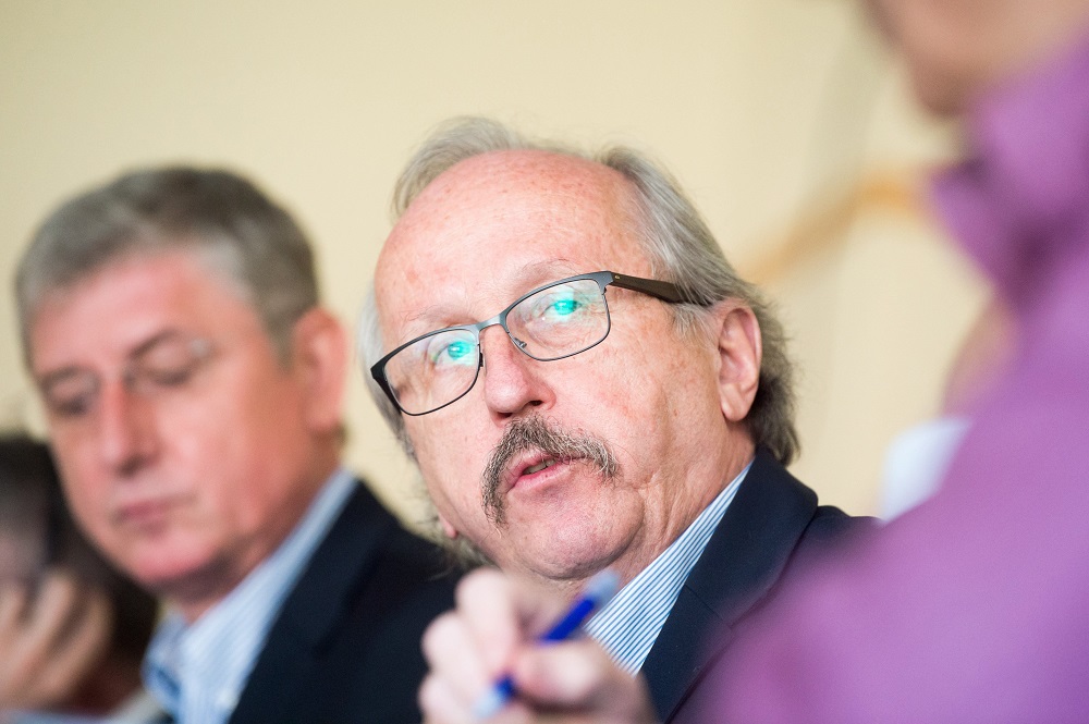 DK-felszólítás az egyházak felé