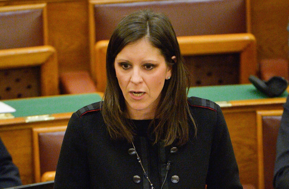 Szél Bernadett nem vehet részt az ülésen