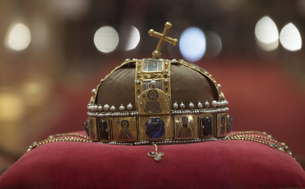 A Szent Korona a nemzeti függetlenség jelképe