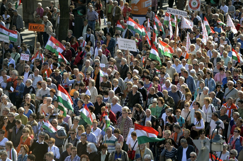 Jelentős kormánypárti előny