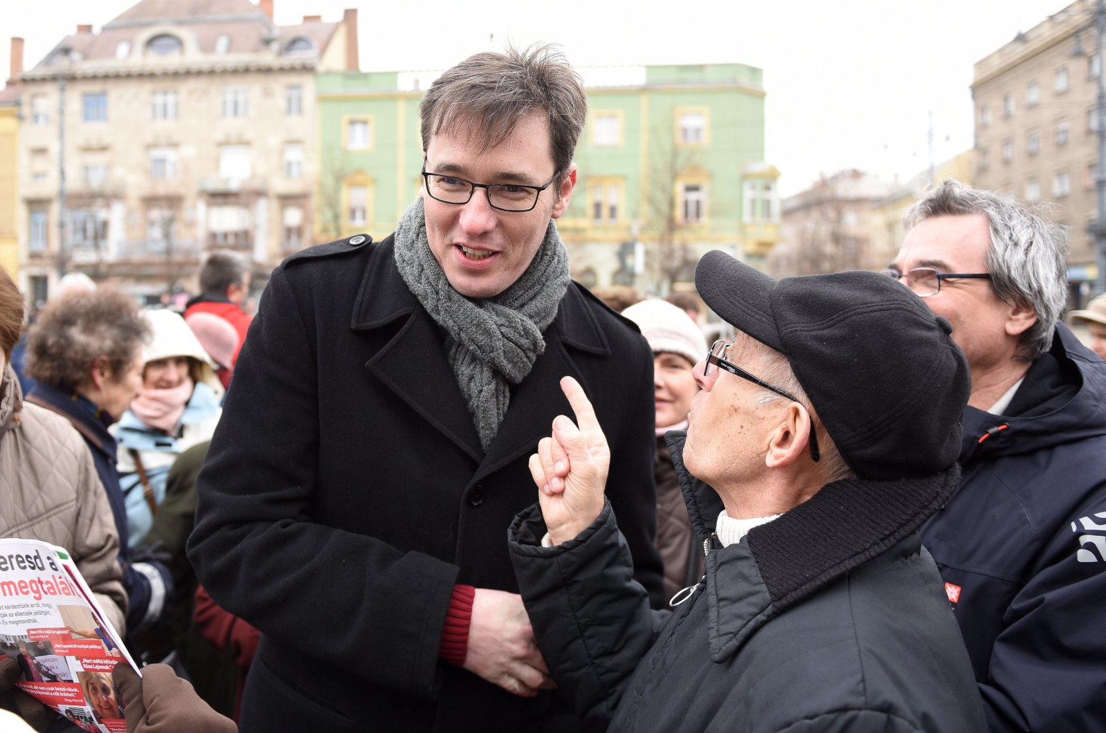 Karácsony mindenkit meghallgatna