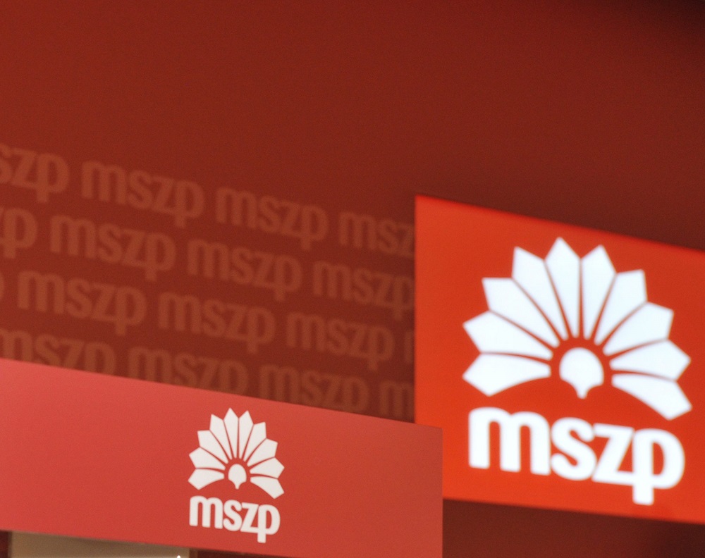 Kilép az MSZP-ből Simon József