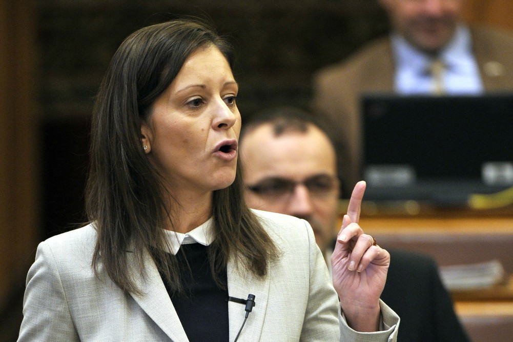 LMP: kommunista párt lett a Fidesz