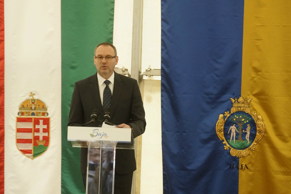 Akasztással fenyegetőzött