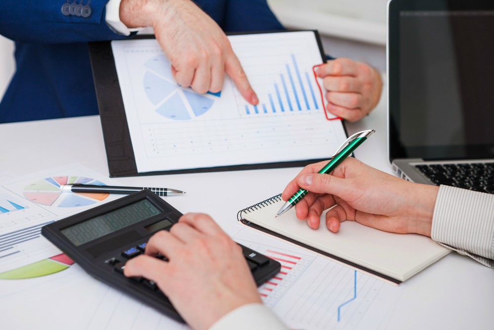 Éjfélig kell dönteniük a bizottságoknak