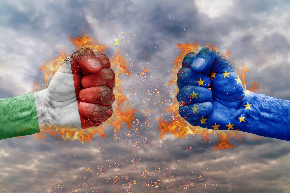 Brüsszel el akarja távolítani a kormányt