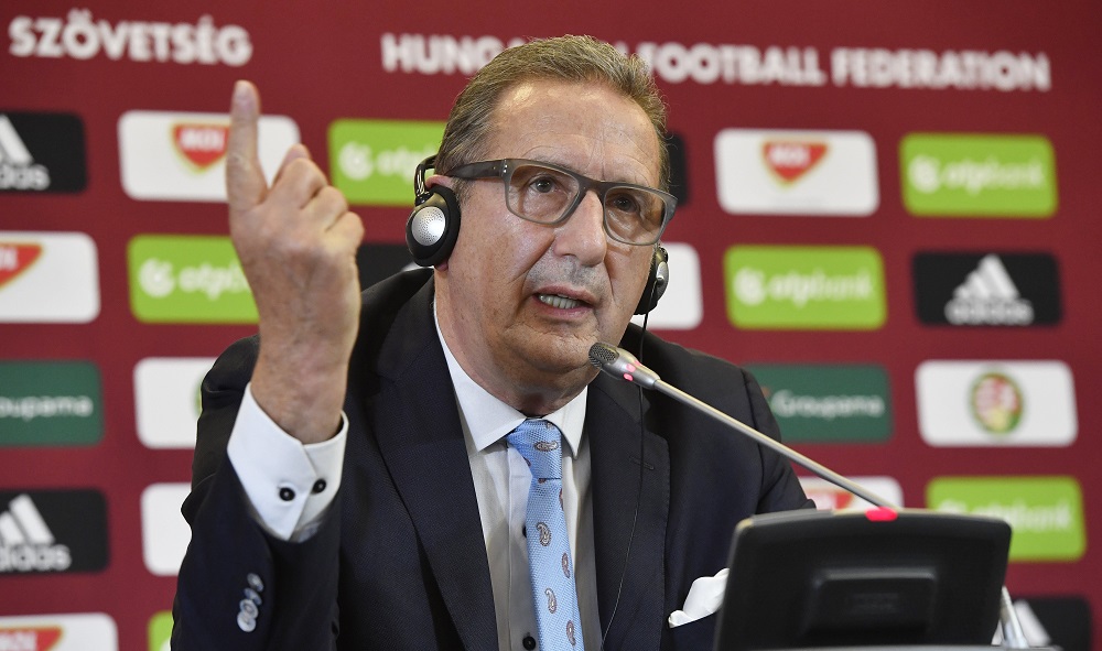 Leekens tovább kísérletezik