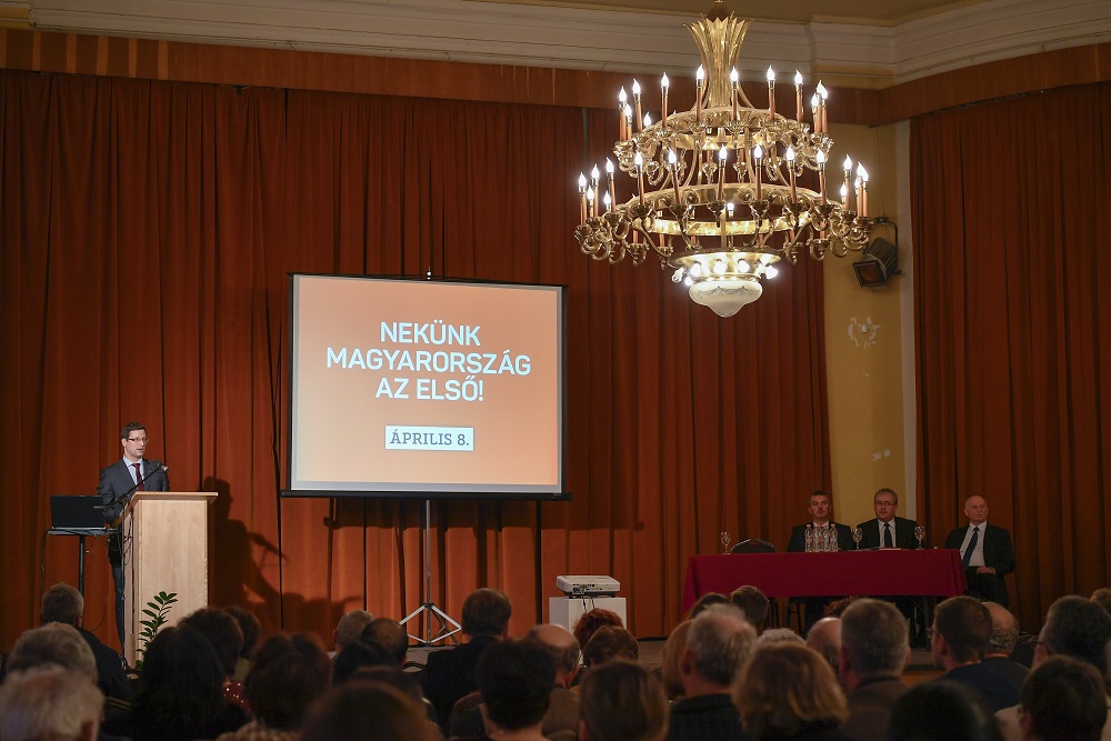 Felzárkózás Nyugat-Európa jóléti társadalmaihoz