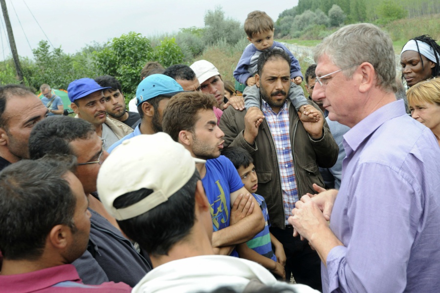 Gyurcsány három éve még Szerbiában „rázta a kerítést”
