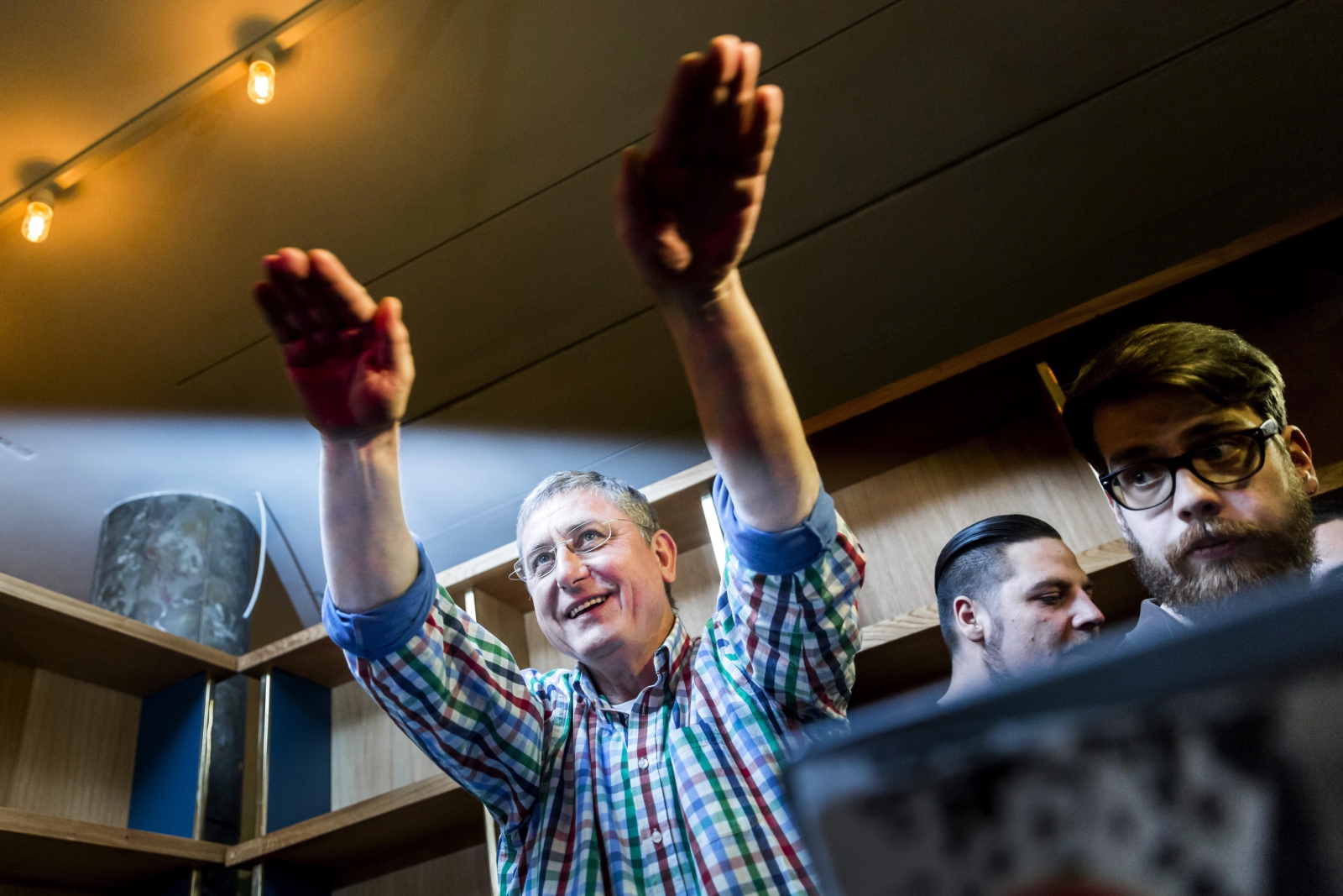 Technóval kelleti magát az ellenzék