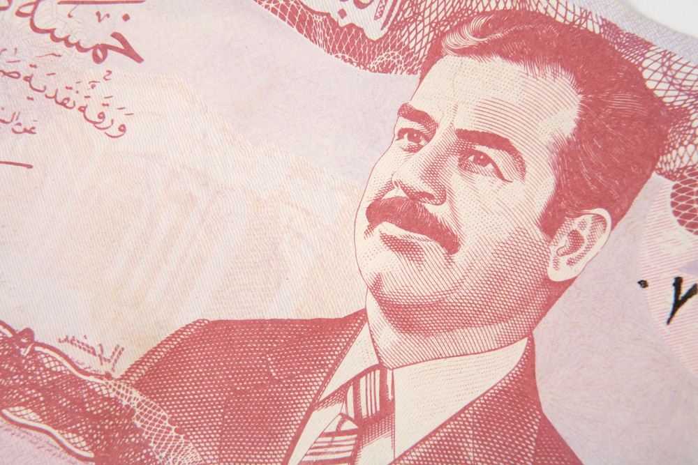 A svéd „migránspárt” elnöke Szaddám Huszeint élteti