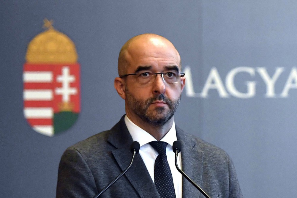 A Migration Aid illegális tevékenysége