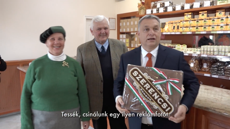 Orbán Viktor bevásárolt