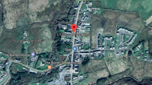 Apró ír falura kényszerítenek migránsokat