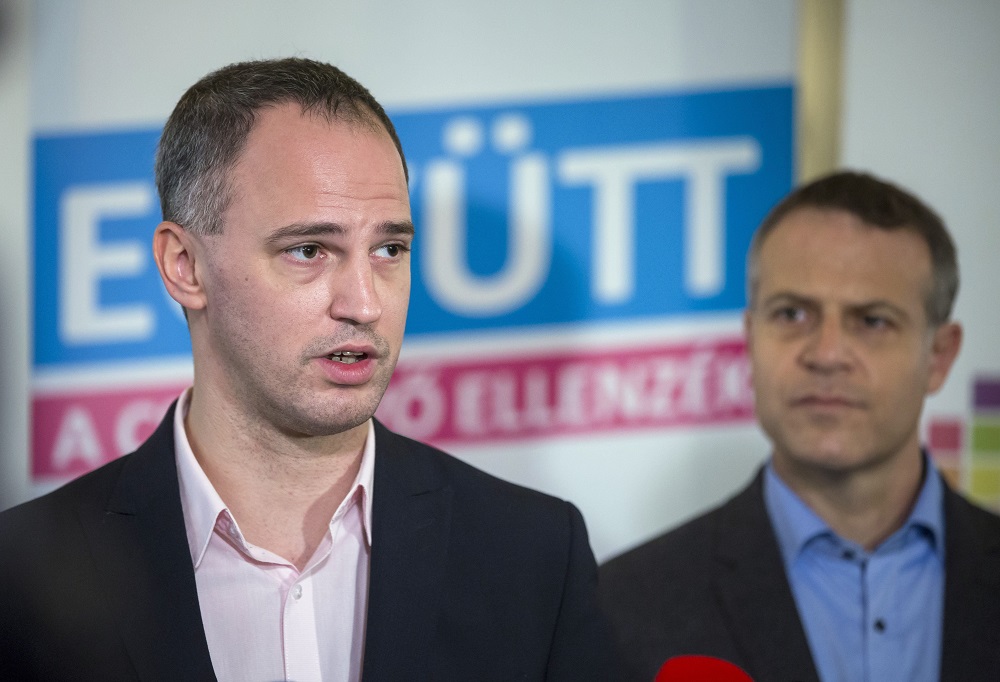 Megsértődött a törpepárt