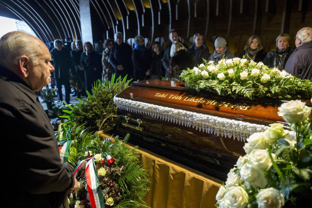 Búcsút vettek Tahi Tóth Lászlótól