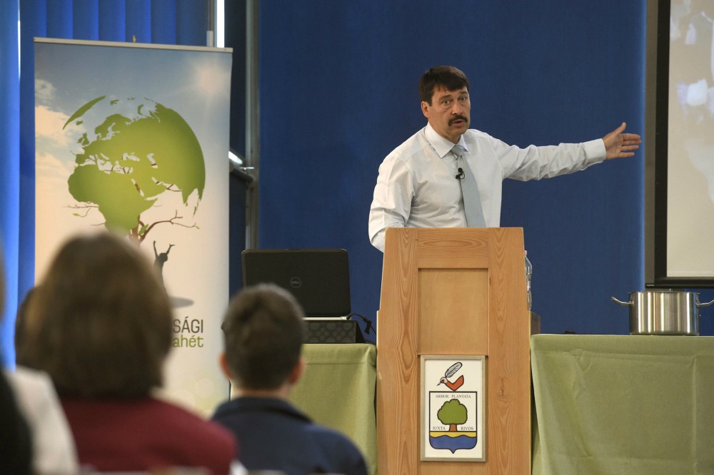 A vízválságról tartott előadást Áder János