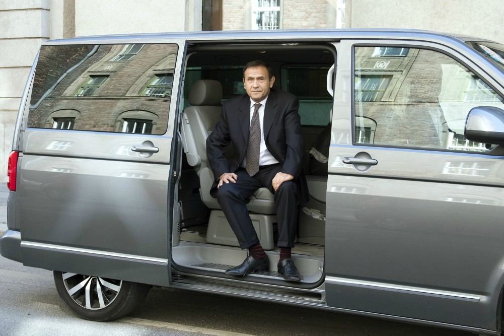 Lakhelyelhagyási tilalmat rendeltek el