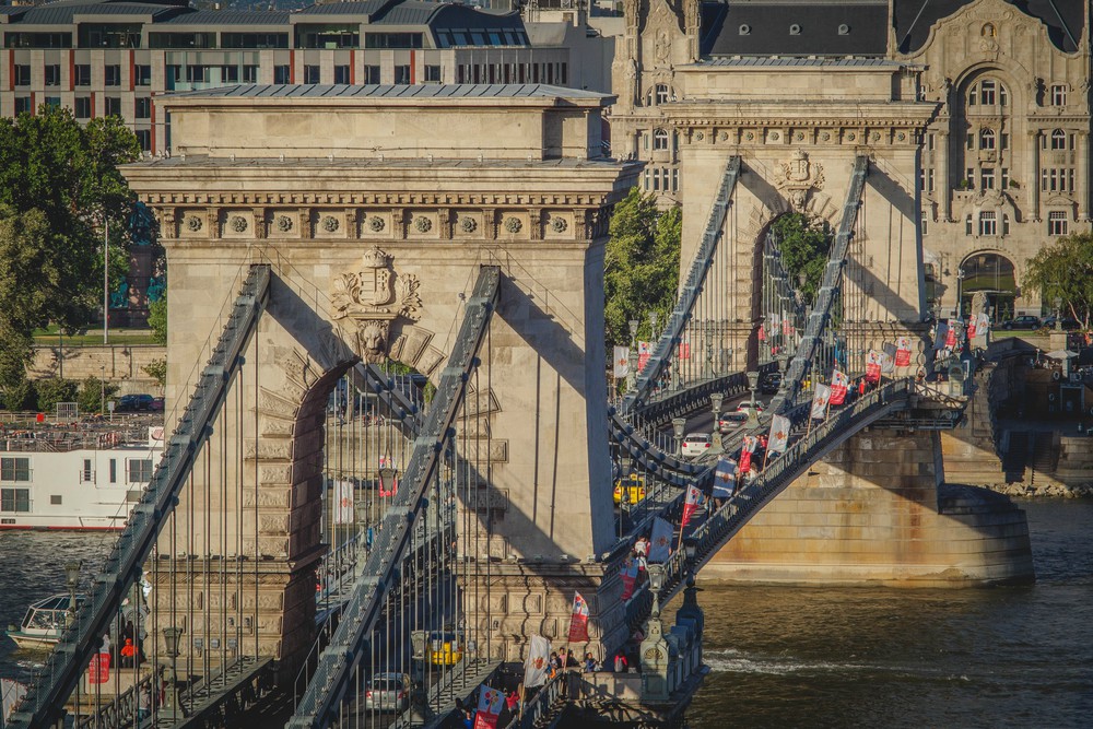 Felújítják a Lánchidat