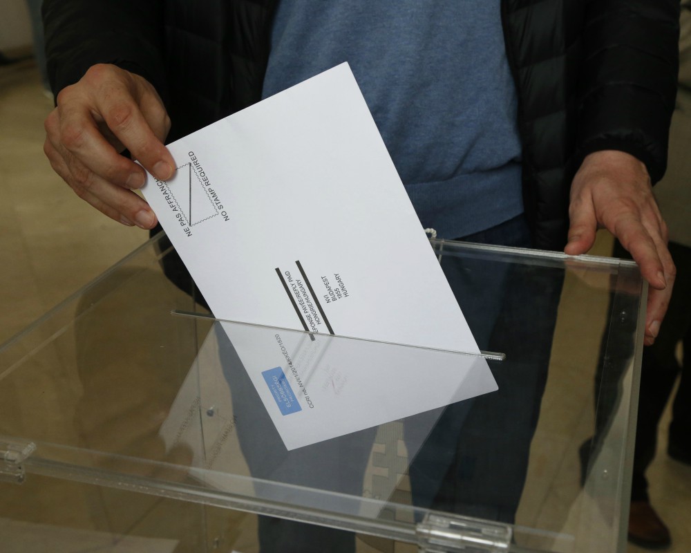 Hétfőtől lehet felvenni a levélcsomagokat