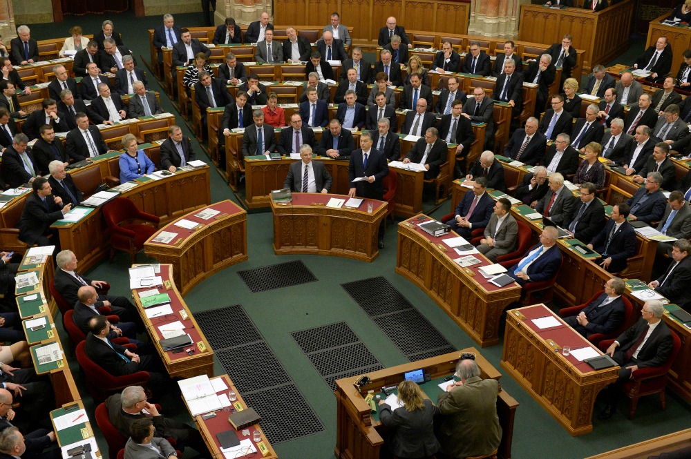 Szombat délelőtt 11 óráig léphetnek vissza a jelöltek