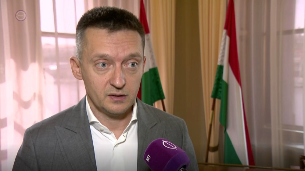 Új kormány, struktúra és szereplők