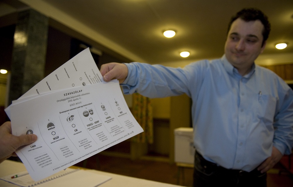 Nyolc jelölt lépett vissza szombat délelőtt