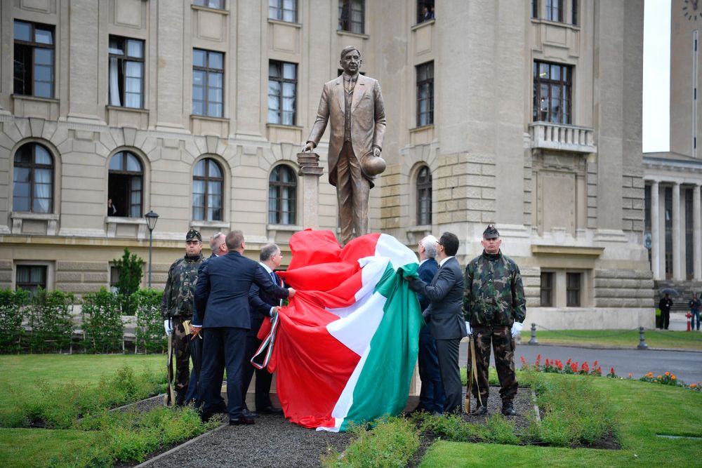 Felavatták Klebelsberg Kunó szobrát