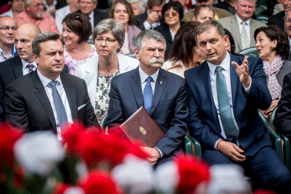 Magyarország halhatatlan, amíg nemzedékei hisznek benne