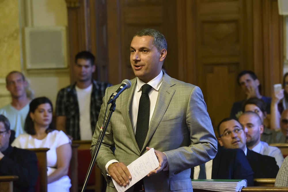 Lázár János együttműködést ajánlott