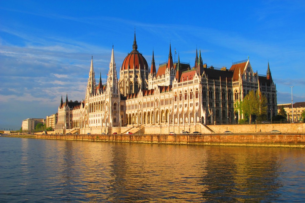 Miniszterelnököt választ az Országgyűlés