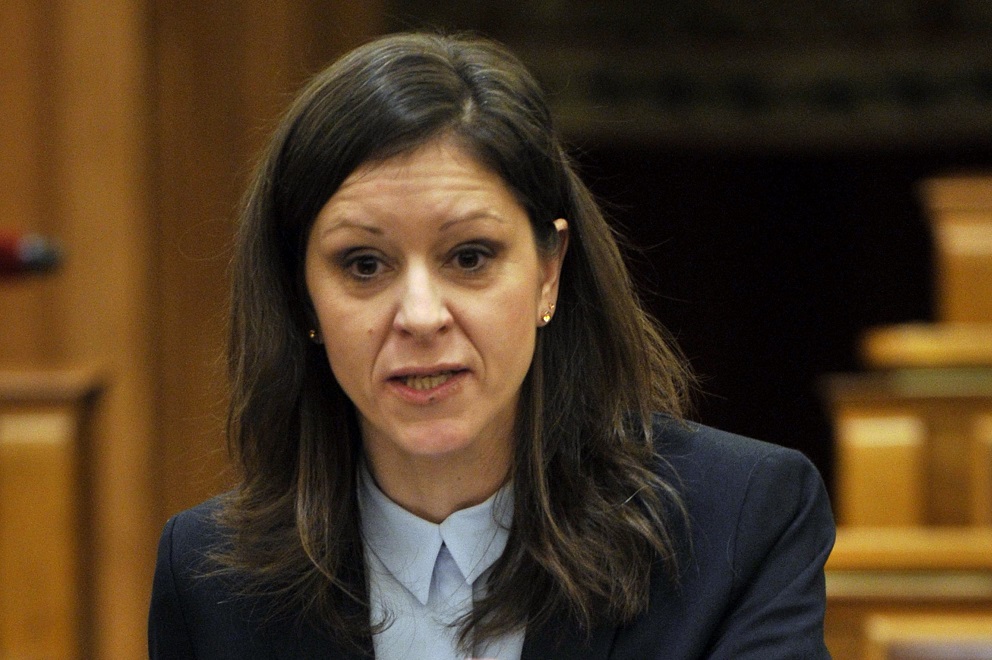 Szél Bernadett szupercsapattal hódítana