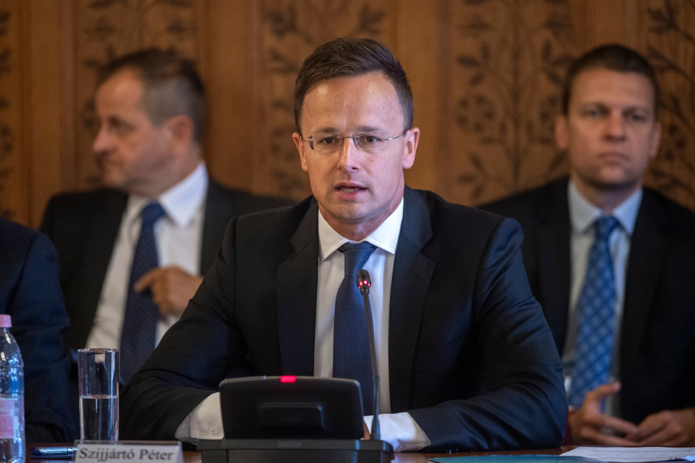 Bővülő külügyi feladatkörök